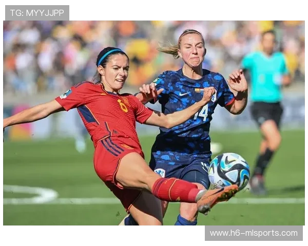 《镜报》：荷兰女足在预选赛中与法国队激战，荷兰女足首发阵容