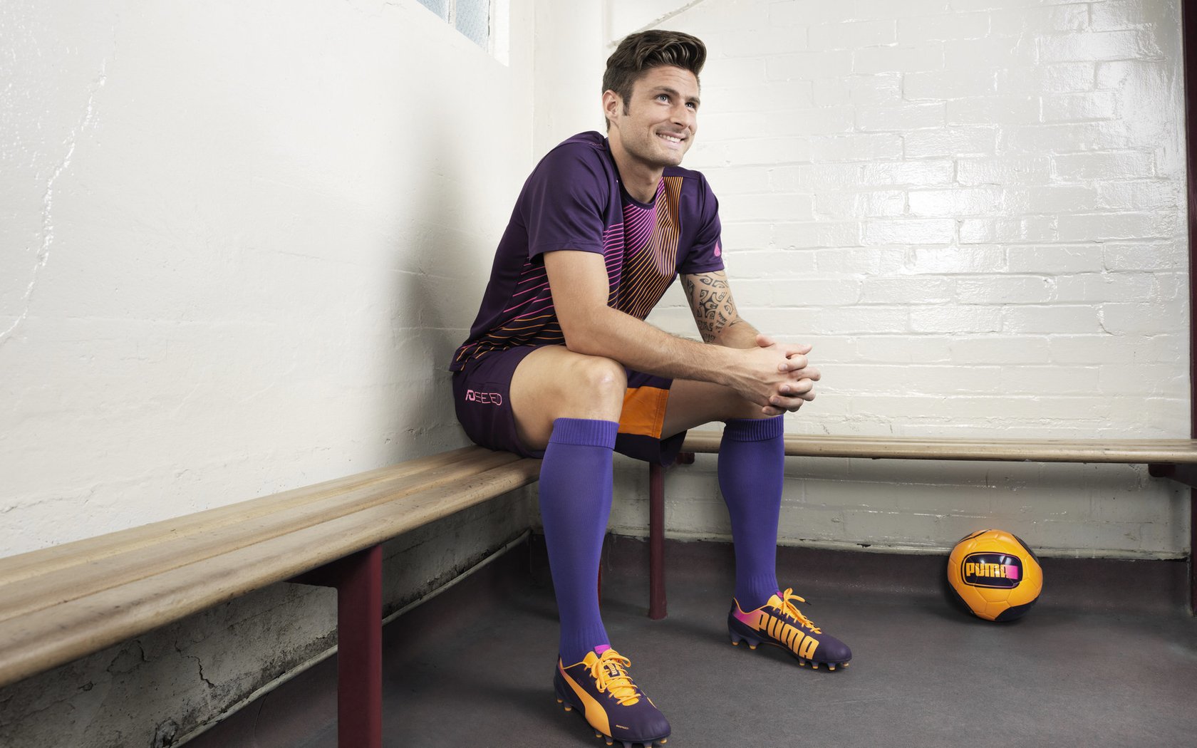 米兰体育在线-五大联赛技术犯规数量与高强度比赛数量是否同步上升，五次技术犯规